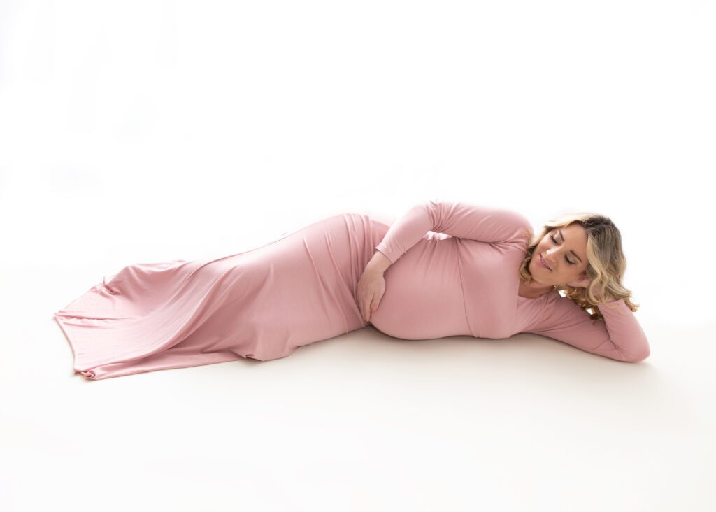 maternity portrait pink dress