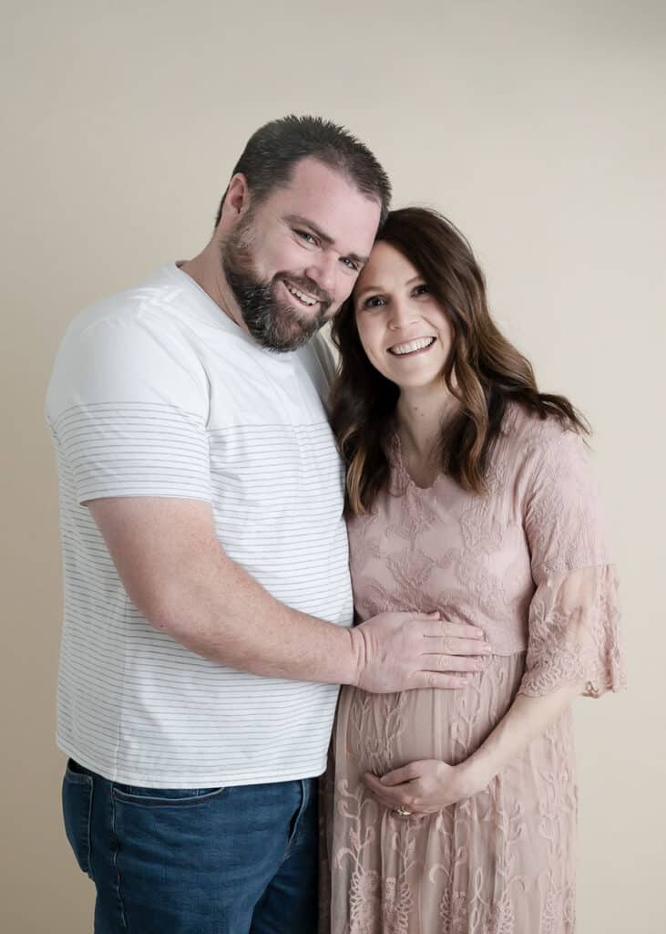 maternity portrait mom and dad